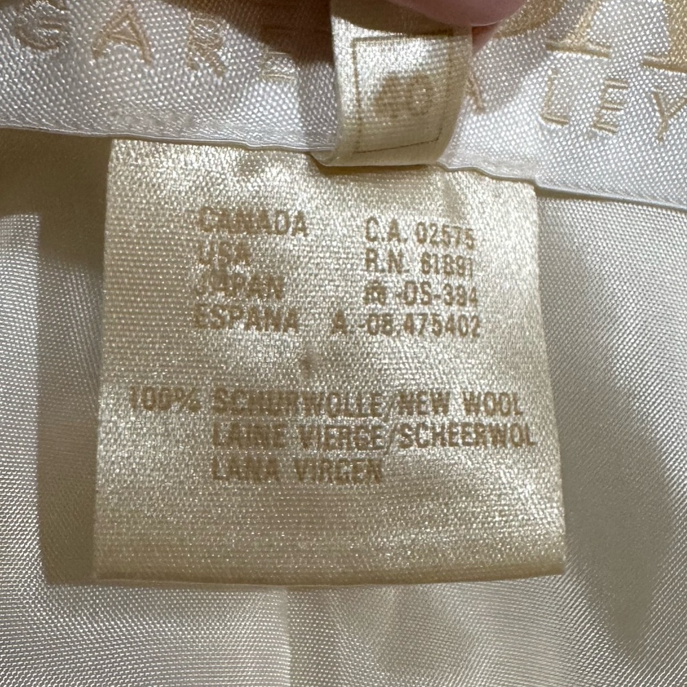 Vintage Escada Elegant wool Cream Double-Breasted Women's suit size 40/42German - Picture 3 of 16